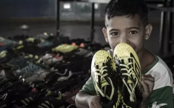 A melhor chuteira da Nike de campo para crianças 2024