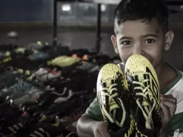 A melhor chuteira da Nike de campo para crianças 2024